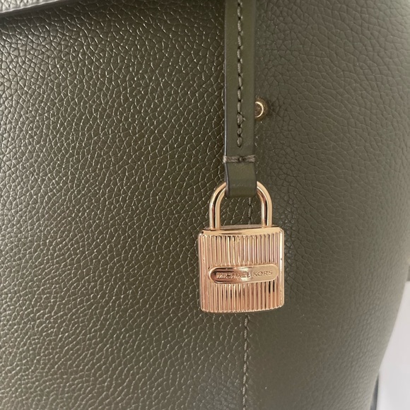 Michael Kors backpack - Picture 2 of 5